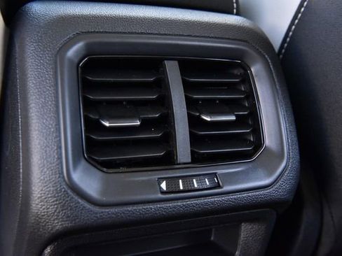 New 2025 Volkswagen Taos SE image 23