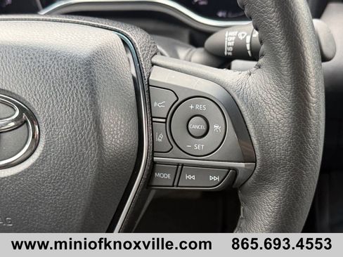 Used 2022 Toyota Avalon XLE w/ Moonroof Package image 17