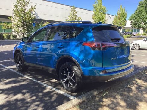 Used 2018 Toyota RAV4 SE w/ Power Extra Value Package AWD/4WD image 7