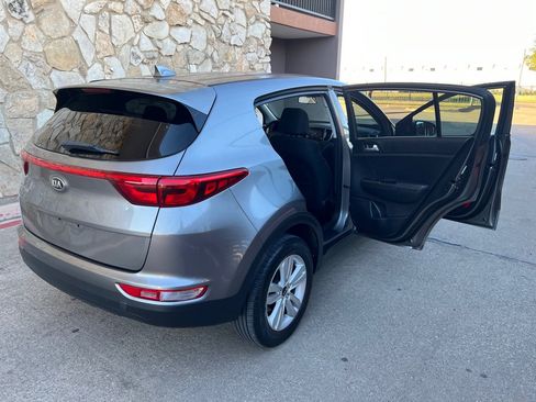 Used 2018 Kia Sportage LX AWD/4WD image 10