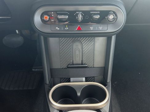 Used 2025 MINI Cooper 2-Door Hardtop image 29