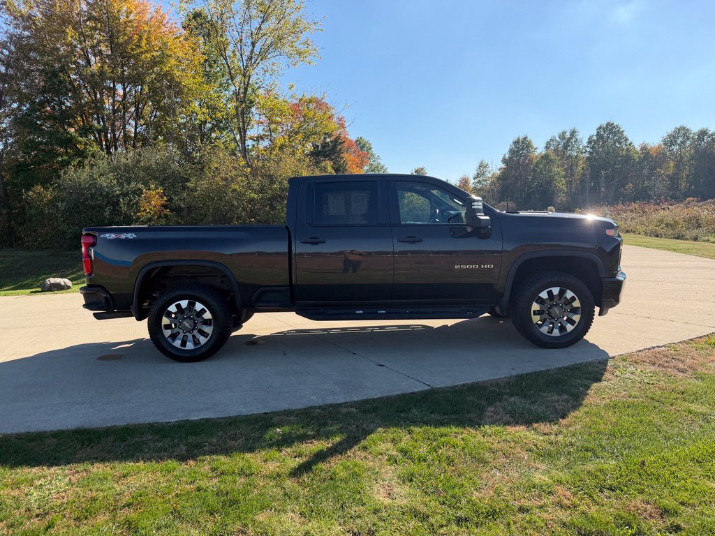 Used 2021 Chevrolet Silverado 2500 Custom w/ Custom Value Package AWD/4WD image 10