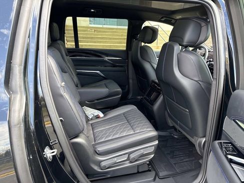 New 2026 Cadillac Escalade IQL Sport 1 w/ LPO, Floor Liner Package AWD/4WD image 11