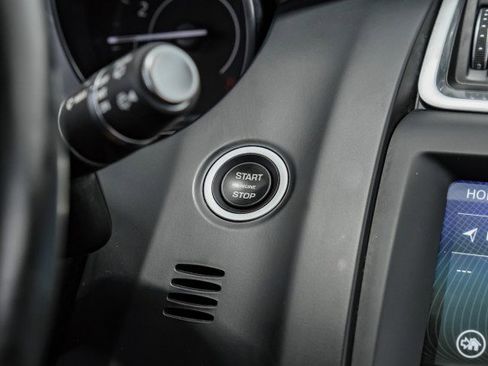 Used 2018 Jaguar E-PACE S image 21