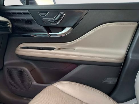 Used 2022 Lincoln Corsair Reserve w/ Elements Package FWD image 21