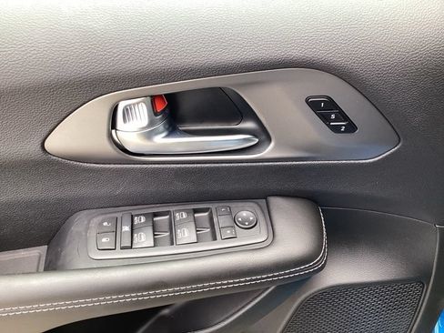 New 2027 Chrysler Pacifica Select AWD/4WD image 21