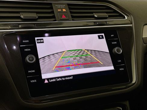 Used 2024 Volkswagen Tiguan SE image 18