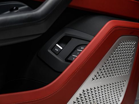 Used 2022 Lamborghini Urus image 94