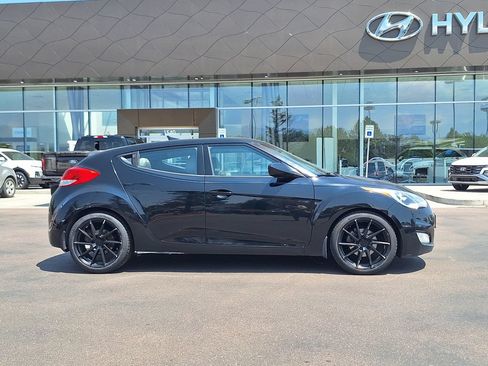 Used 2012 Hyundai Veloster w/ Style Pkg FWD image 2