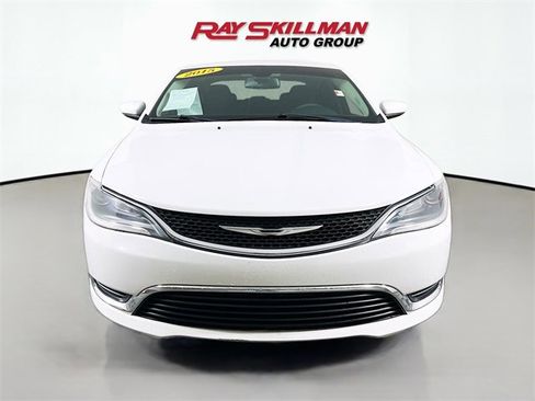 Used 2015 Chrysler 200 Limited image 2