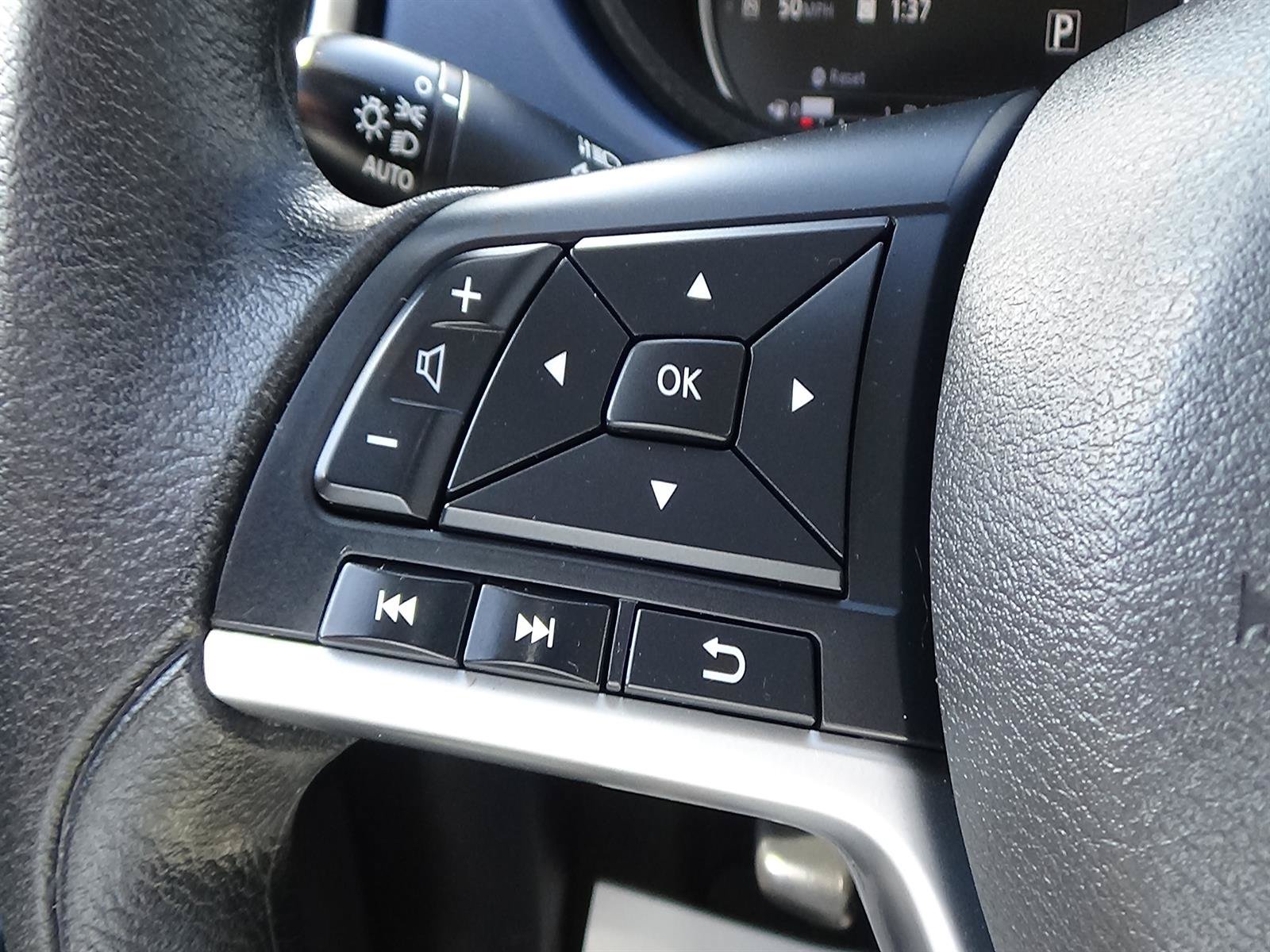 Used 2025 Nissan Versa SV FWD image 19