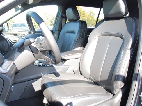 New 2025 Jeep Grand Cherokee L Limited image 5