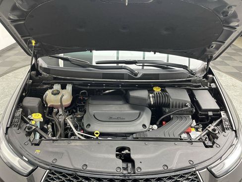 Used 2023 Chrysler Pacifica Touring-L FWD image 27
