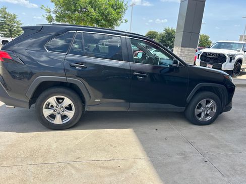 Used 2024 Toyota RAV4 LE AWD/4WD image 10