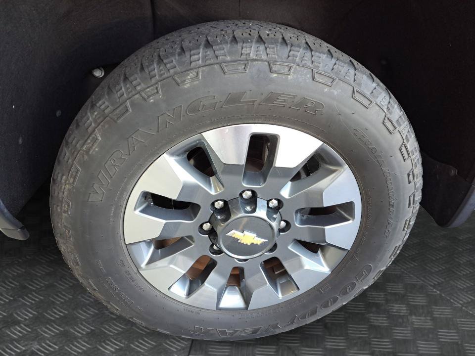 Used 2024 Chevrolet Silverado 2500 Custom w/ Custom Value Package AWD/4WD image 21