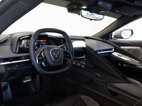 Used 2025 Chevrolet Corvette Stingray Preferred Cpe w/ 2LT image 17