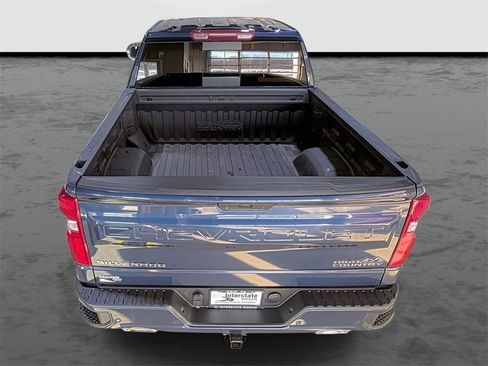 Used 2022 Chevrolet Silverado 1500 High Country w/ Z71 Off-Road Package image 3