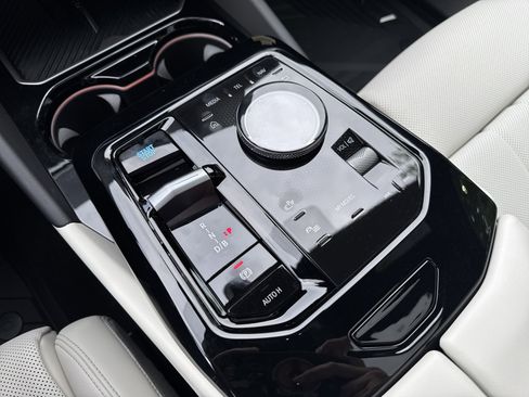 New 2026 BMW i5 eDrive40 w/ Premium Package image 17