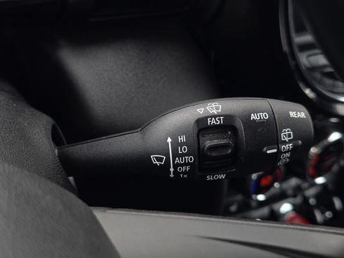 Used 2019 MINI Cooper 2-Door Hardtop FWD image 29