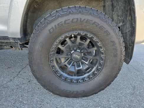 Used 2018 Toyota 4Runner SR5 Premium image 9