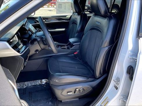 Used 2023 Jeep Grand Cherokee Trailhawk w/ Advanced Protech Group II AWD/4WD image 24