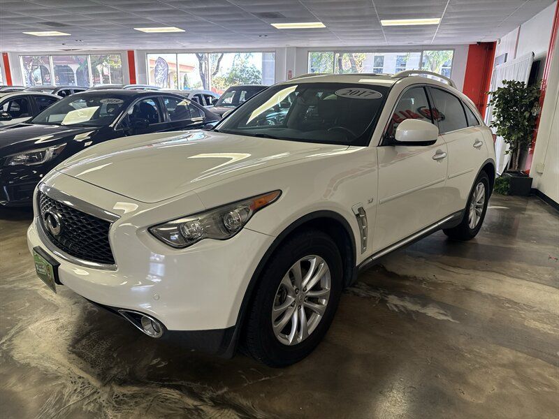 Used 2017 INFINITI QX70 AWD w/ Premium Package image 3