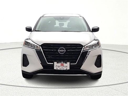 Used 2023 Nissan Kicks S image 2