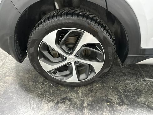 Used 2017 Hyundai Tucson Limited AWD/4WD image 5