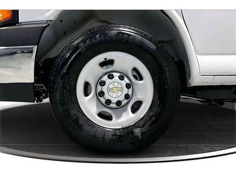 New 2025 Chevrolet Express 2500 image 12