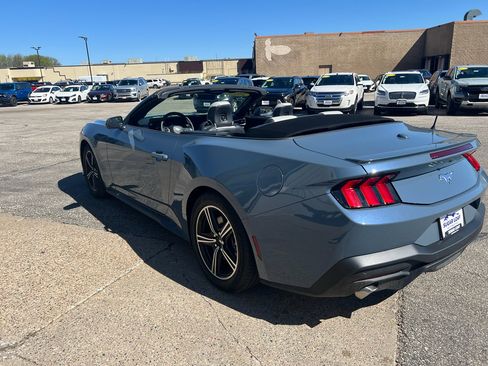 Used 2025 Ford Mustang Premium RWD image 4