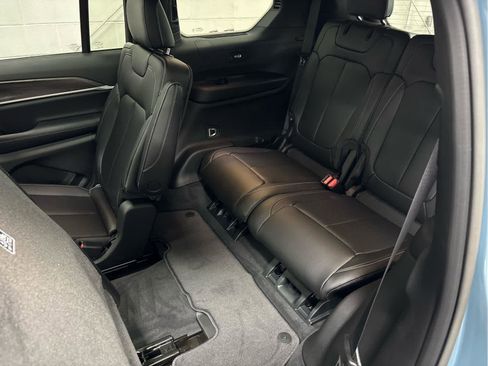 New 2026 Jeep Grand Cherokee L Limited w/ Luxury Tech Group II image 25