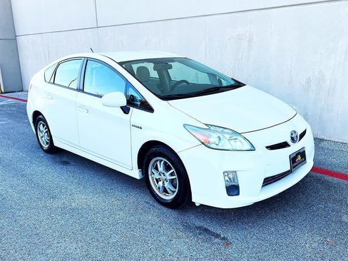 Used 2010 Toyota Prius Four image 2