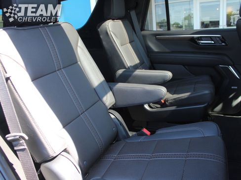 Used 2025 Chevrolet Tahoe High Country AWD/4WD image 28