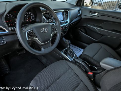 Used 2022 Hyundai Accent SEL image 22