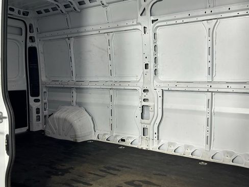 Used 2024 RAM ProMaster 2500 w/ Convenience Group FWD image 12