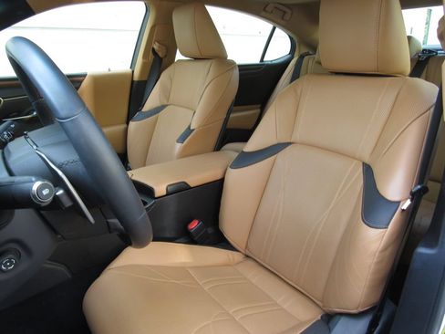 Used 2022 Lexus ES 350 w/ Luxury Package FWD image 10