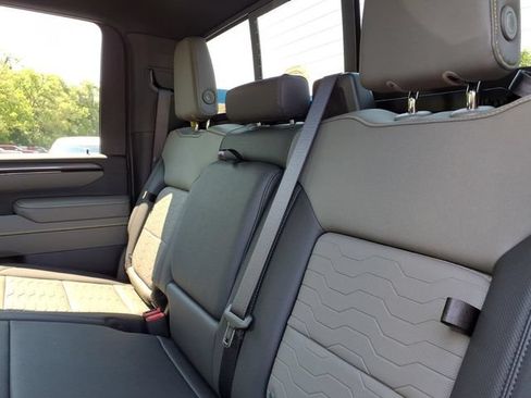 New 2026 Chevrolet Silverado 2500 ZR2 AWD/4WD image 25