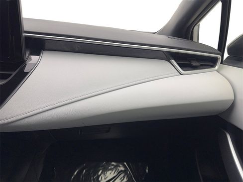 Used 2024 Toyota Corolla SE image 59