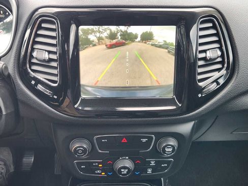 Used 2019 Jeep Compass Limited FWD image 17