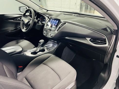 Used 2024 Chevrolet Malibu LT image 31