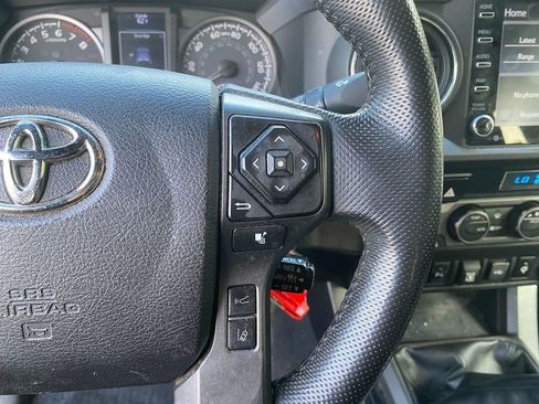 Used 2021 Toyota Tacoma TRD Off-Road w/ Technology Package image 17