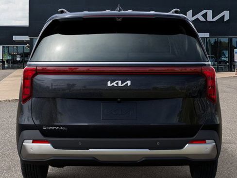 New 2026 Kia Carnival SX image 13