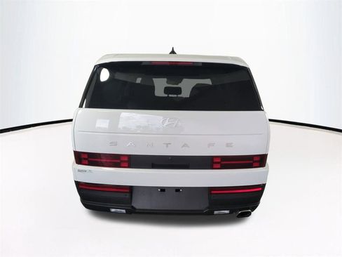 Certified 2025 Hyundai Santa Fe SE image 6