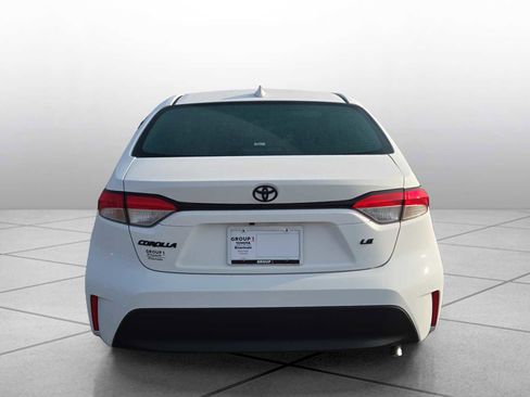 Used 2026 Toyota Corolla LE w/ LE Premium Package image 4