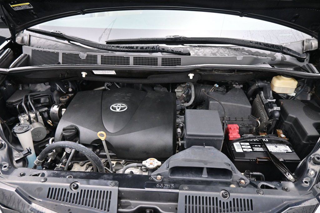 Used 2017 Toyota Sienna LE FWD image 22