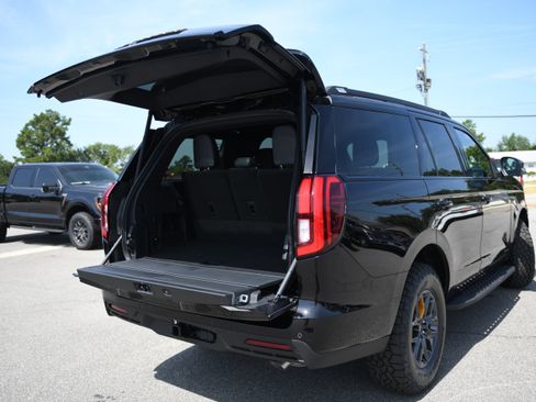 New 2027 Ford Expedition Tremor w/ Driver's Package AWD/4WD image 11