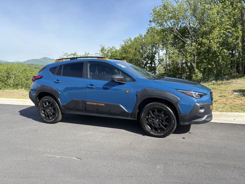 Used 2024 Subaru Crosstrek 2.5i Wilderness w/ Wilderness Package AWD/4WD image 7