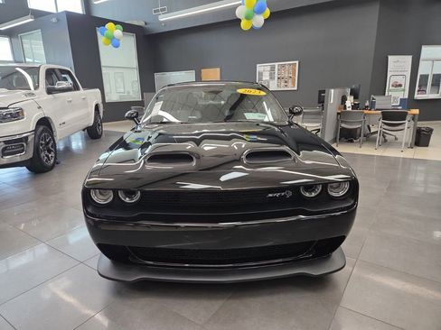 Used 2023 Dodge Challenger SRT Hellcat RWD image 2