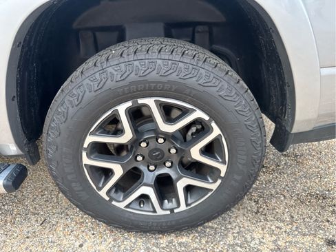 Used 2025 RAM 1500 Laramie AWD/4WD image 19