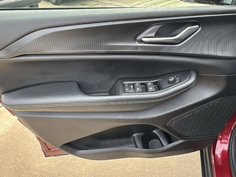 Used 2024 Jeep Grand Cherokee Altitude image 18